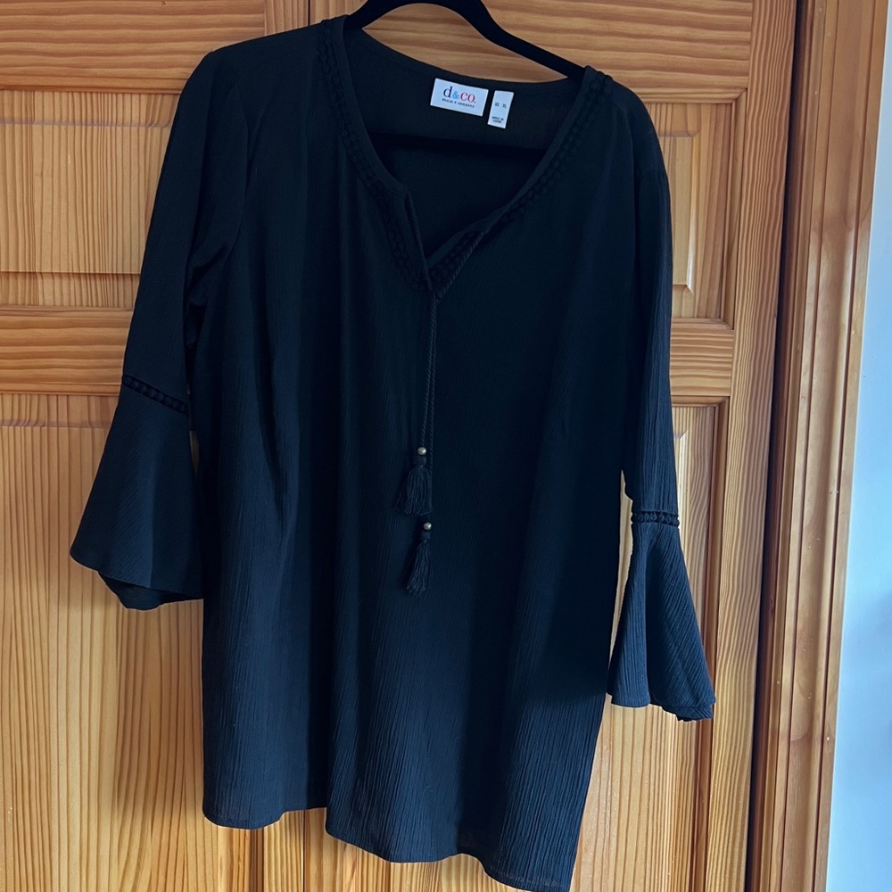 denim and company black shirt with flare sleeve and tie